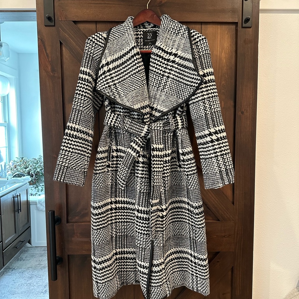 SOLD New York & Company Black and White Geometric Coat Women’s